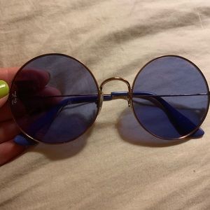 Trendy purple Ray Bans